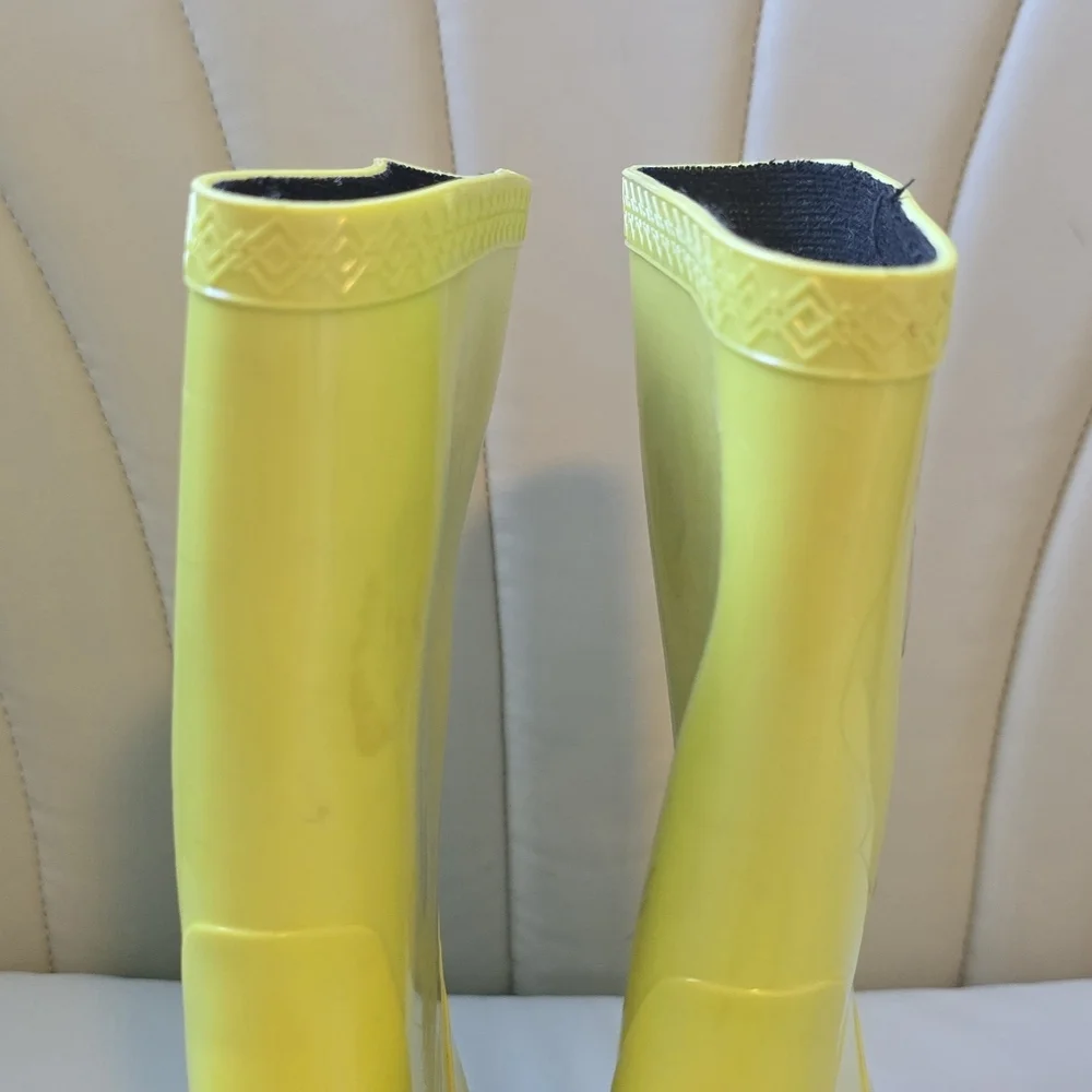 UGG Boots  Sienna Rain Mid Calf Waterproof Yellow Womens size US 8/mens Size 6 - Picture 5 of 14